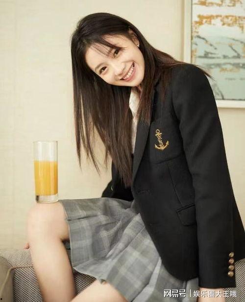 筒美枫在线播放,在线播放中的青春旋律与梦想启航